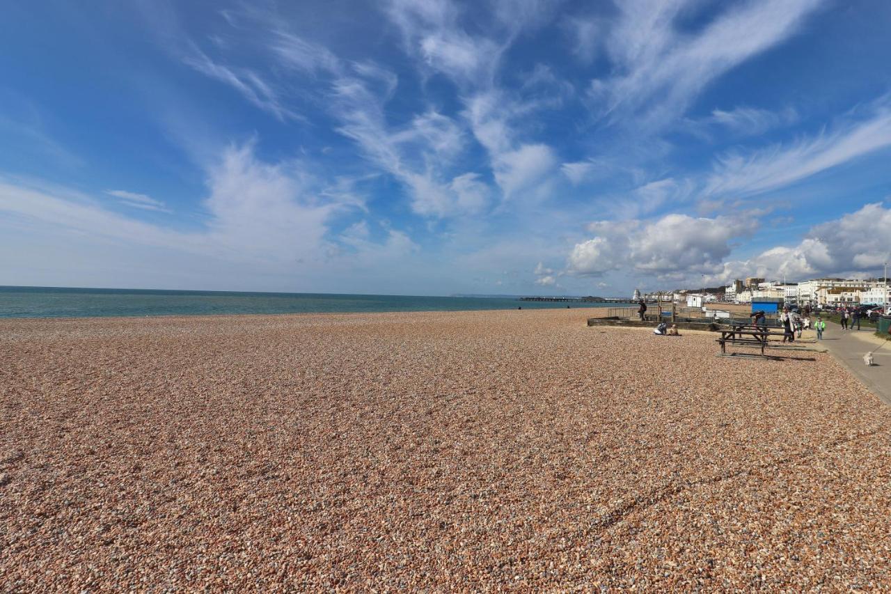 Master Accommodation Suite 9 Single Room With Roof Top Views Hastings Exterior photo